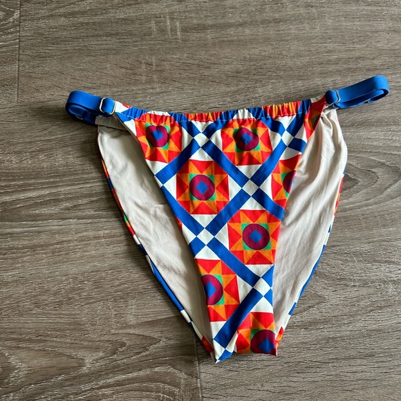 WeWoreWhat Women’s‎ Adjustable Ruched Mosaic Bikini Bottom - Picture 6 of 6